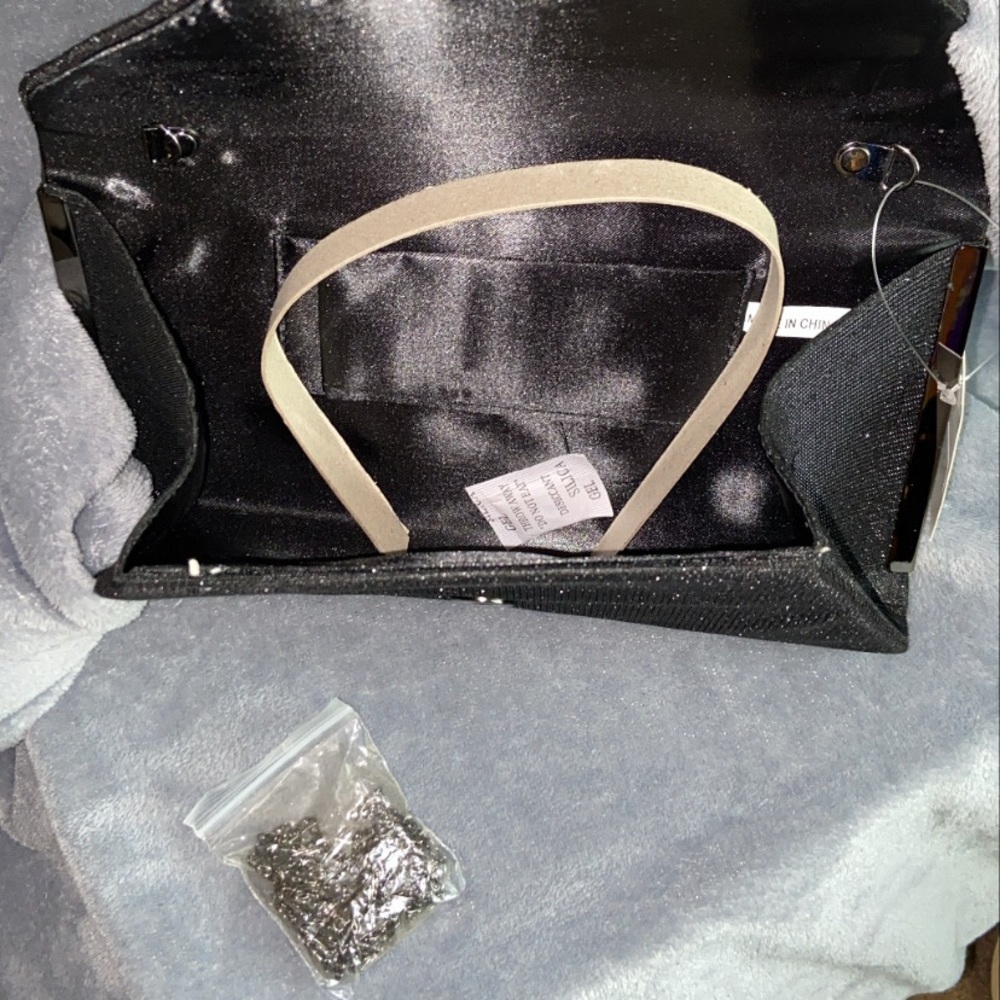 Clutch - Picture 3 of 3